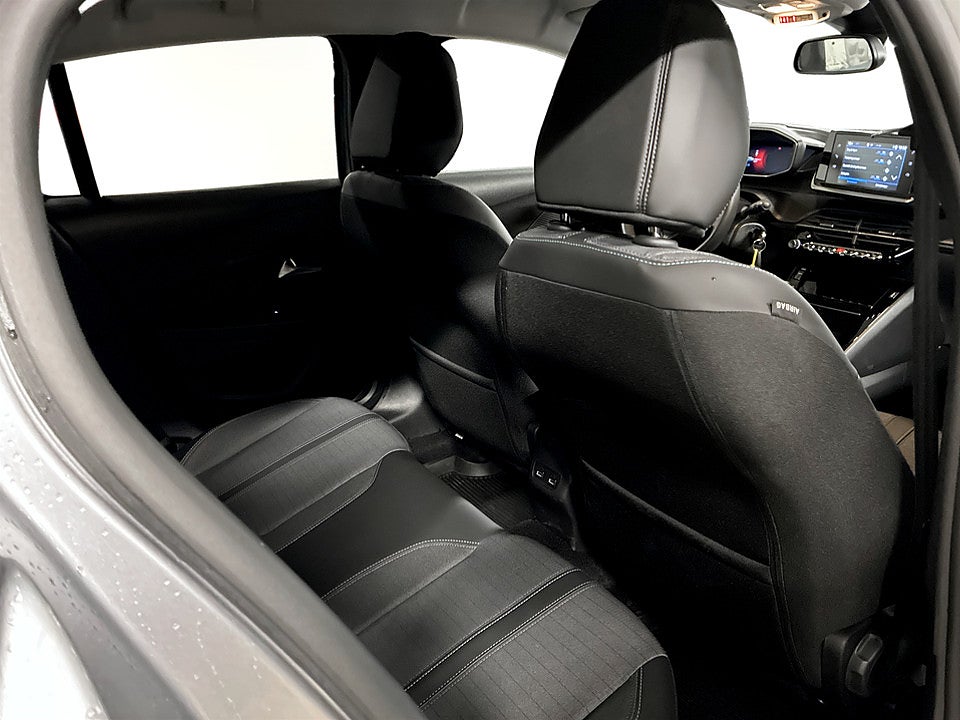 Bild på Peugeot 208 Allure Pack 1.2 PT 100hk B-KAMERA CARPLAY