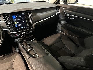Volvo V90 D3 AWD Kinetic Drag Pvärm CarPlay VoC GPS S/V-hjul