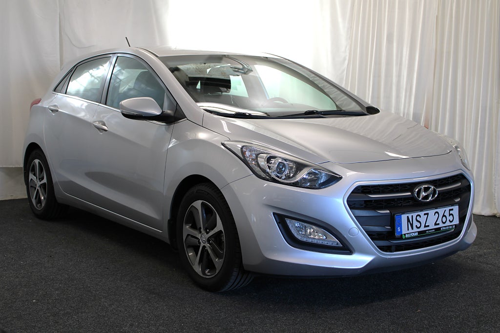 Hyundai i30 1.6 GDI DCT | Comfort | Rattvärme | P-sensor | 135hk