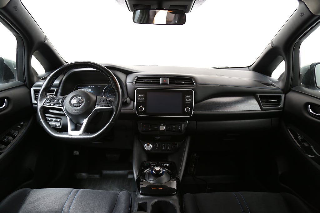 Nissan Leaf 40 kWh N-Connecta 360° I Navi I Motorvärmare