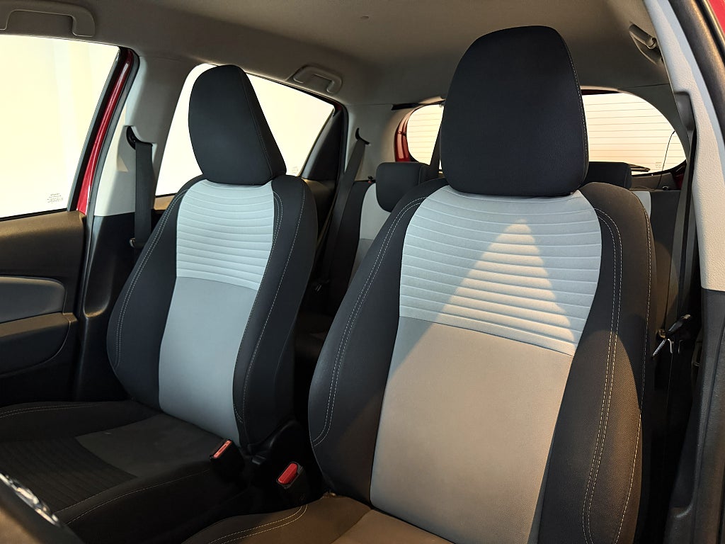 Toyota Yaris 5-dörrar 1.5 VVT-iE Active Euro 6  B-KAMERA LÅGMIL NYBE