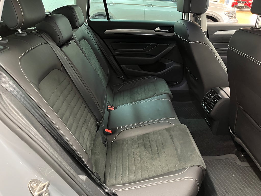 Volkswagen Passat 2023 - miniatyr 18