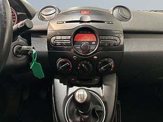 Mazda 2 5-dörrar 1.3 MZR Farthållare Motorvärmare S/V-hjul – bild 11