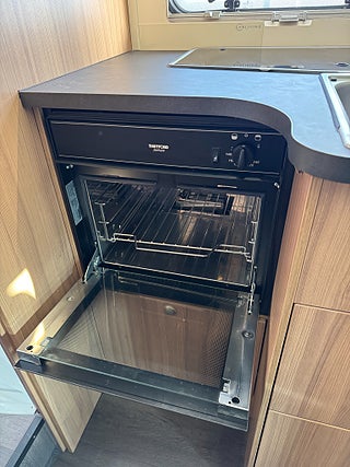 Husbil-halvintegrerad Sun Living S75 SL AUT 9 av 22