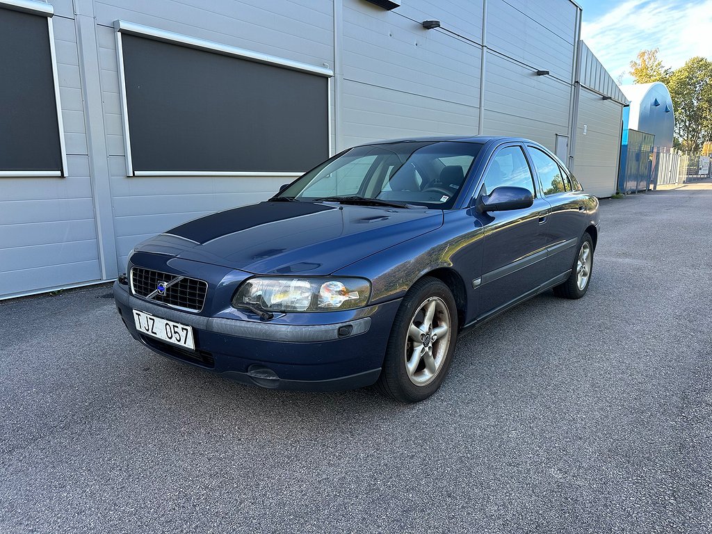 Volvo S60 2.4   Nybesiktad  825kr/24mån Räntefritt