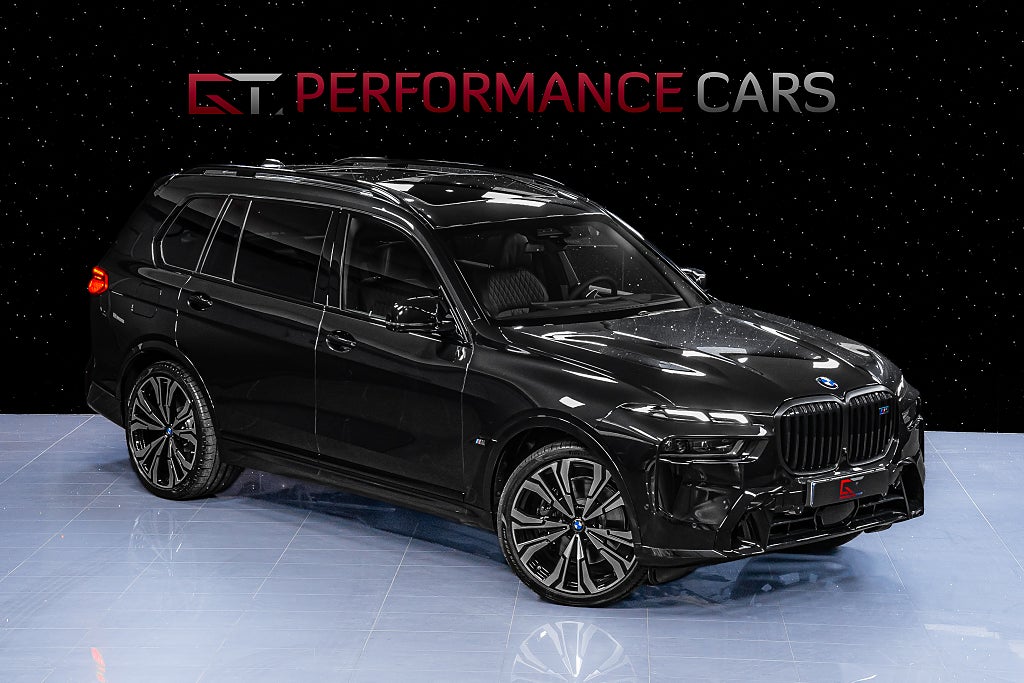 BMW X7 M60i xDrive 2026 MOMS Pano Sky 23" B&W DAP Dragkrok HuD