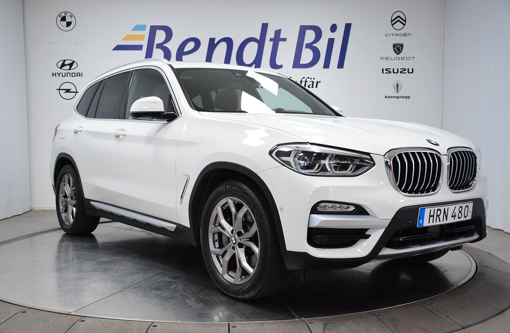 BMW X3 xDrive30d Panorama/HUD/Drag/Akustikrutor/Navi