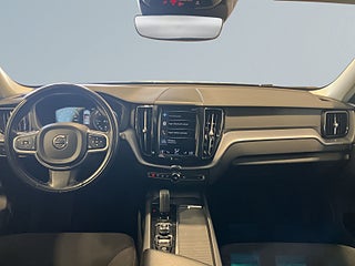 Volvo XC60 B4 AWD Aut Momentum Drag Kamera Värmare Rattvärme S&V – bild 8