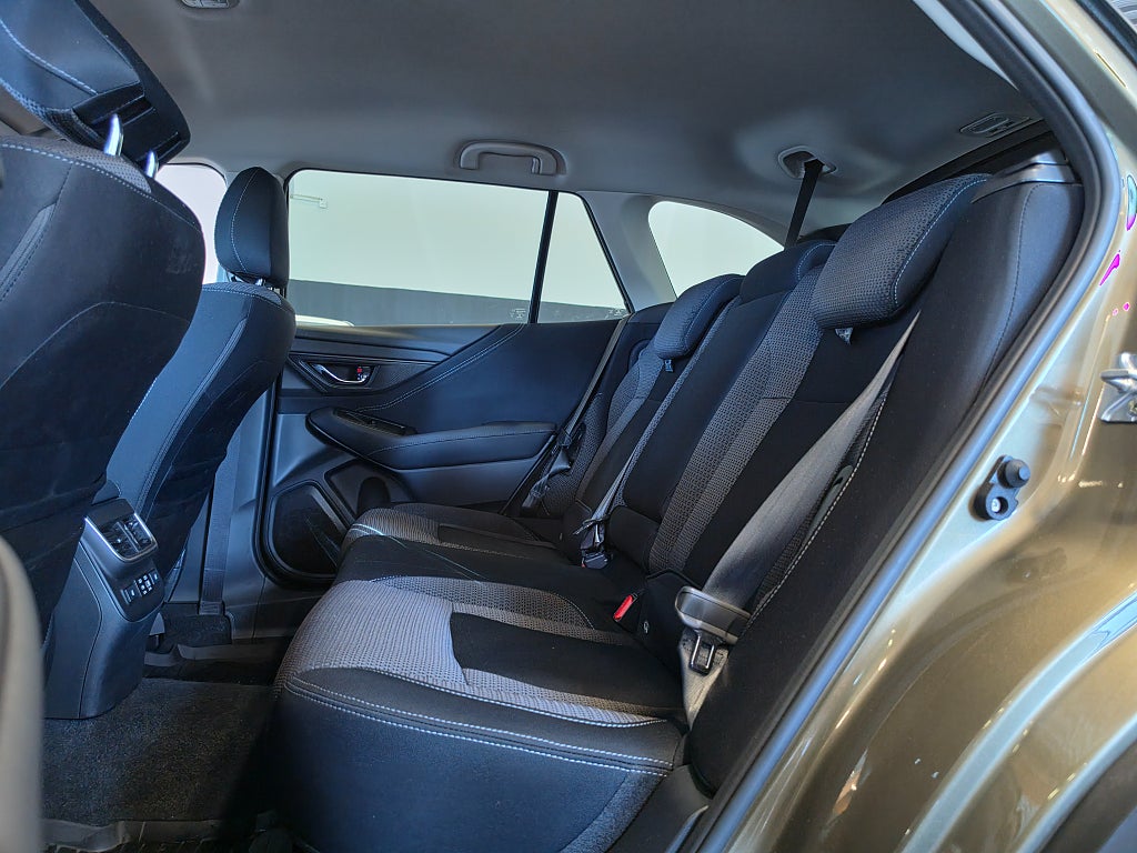 Subaru Outback 2.5 4WD XFuel / Låg skatt / Serviceavtal ingår /
