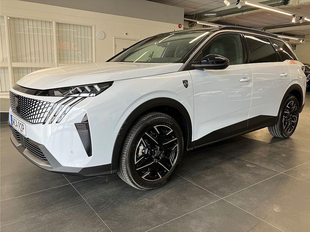 Bild på Peugeot 5008 GT Hybrid - DEMO