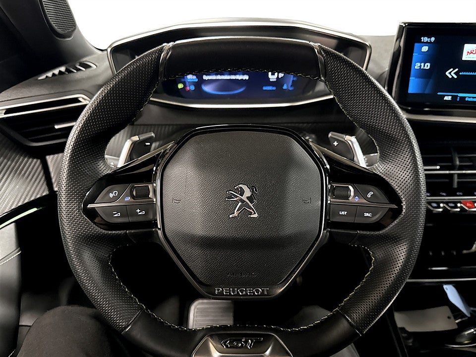 Bild på Peugeot 2008 GT 1.2 PT 130hk Aut NYSERVAD BACKKAMERA FARTHÅLLARE