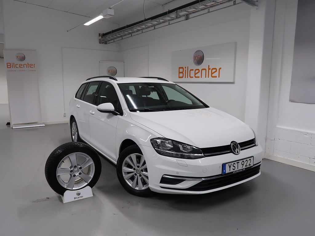 Volkswagen Golf 1.6 TDI V-Däck ingår Drag-Kamera-Värmare-CarPlay-Adapti
