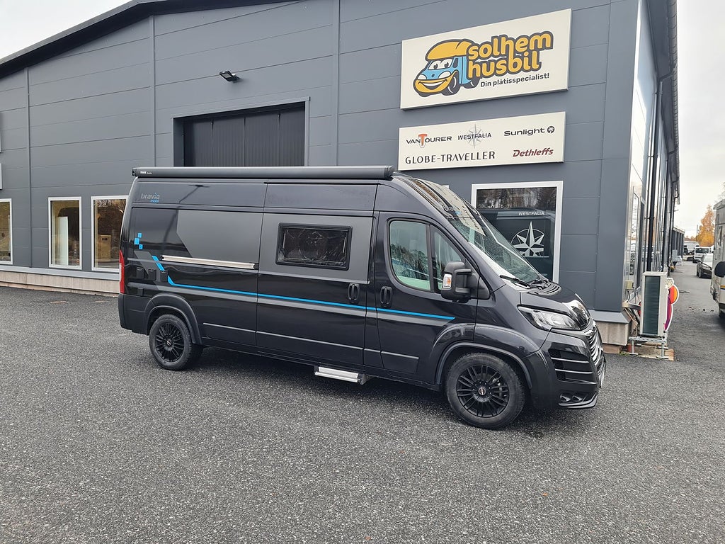 Bravia Swan 599 165 hk, dragkrok, 3 års garanti, mkt fin