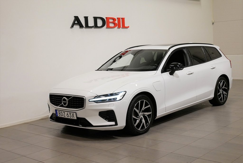 Volvo V60 T8 392hk AWD R-Design Aut / Backkamera / Pano / VOC