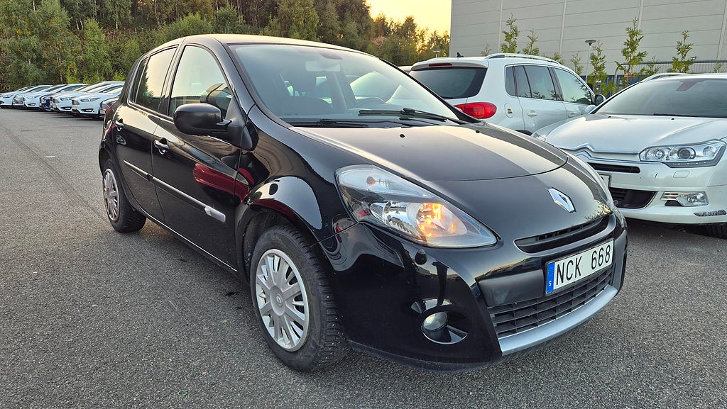 Renault Clio 5-dörrars Halvkombi 1.2 EU5 Nybes/nyservad 
