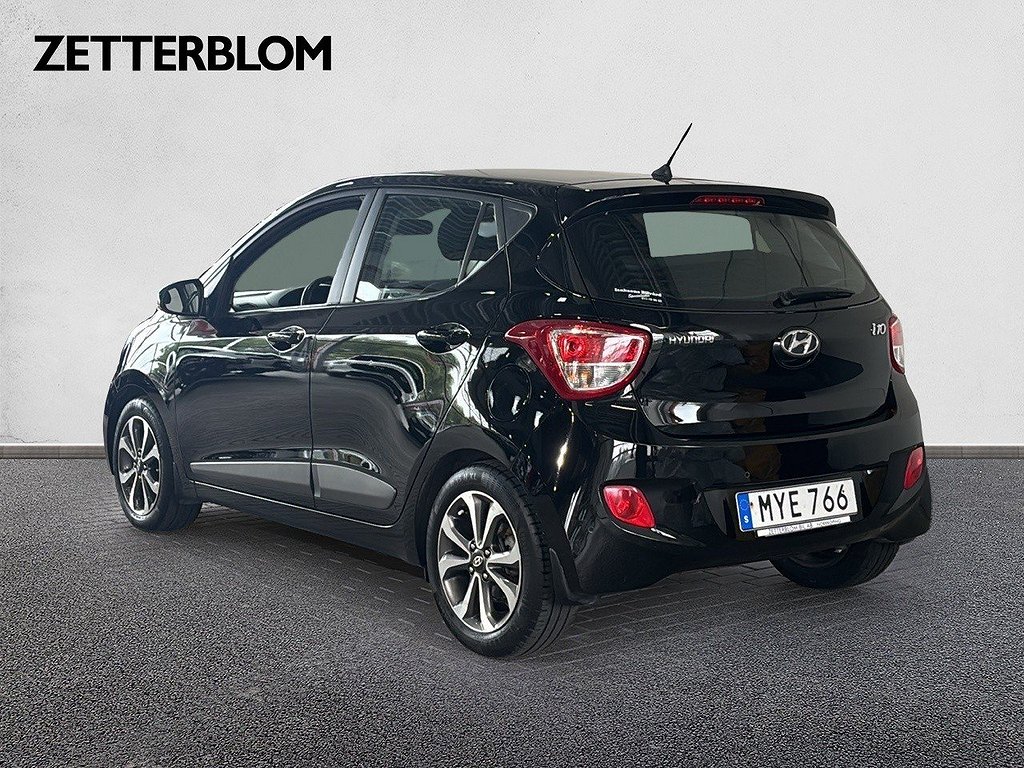 Halvkombi Hyundai i10 3 av 13