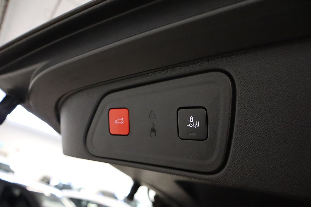 Bild på Peugeot 3008 GT HYBRID4 300hk Aut AWD - B-KAMERA