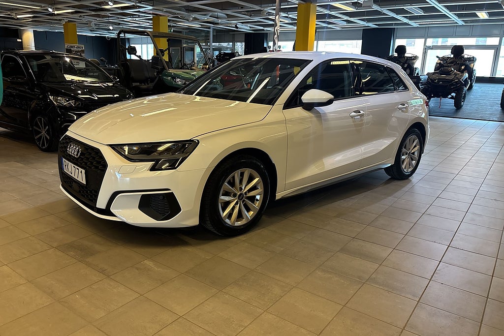 Audi A3 Sportback 35 TFSI/ 1 ägare/motorvärmare/2059 mil