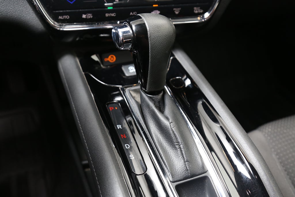 Honda HR-V 1,5 i-VTEC Elegance Aut Navi Kamera P-sensor Drag 2020