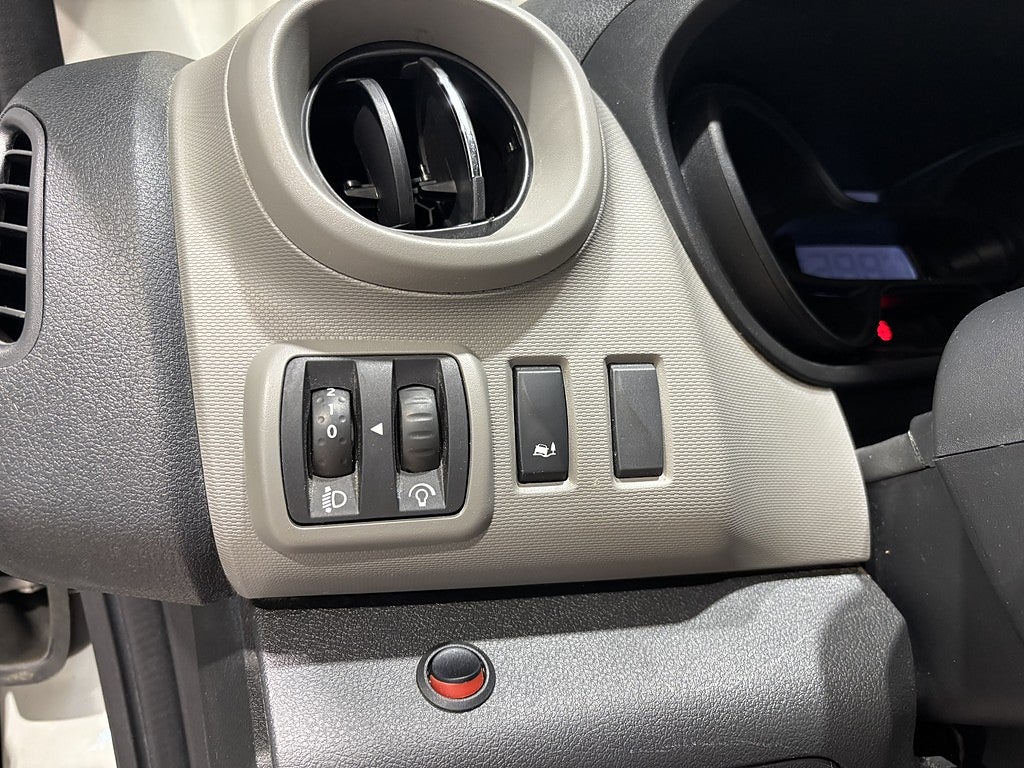 Renault trafic Skåpbil 2.7t 1.6 dCi Drag 1 ägare