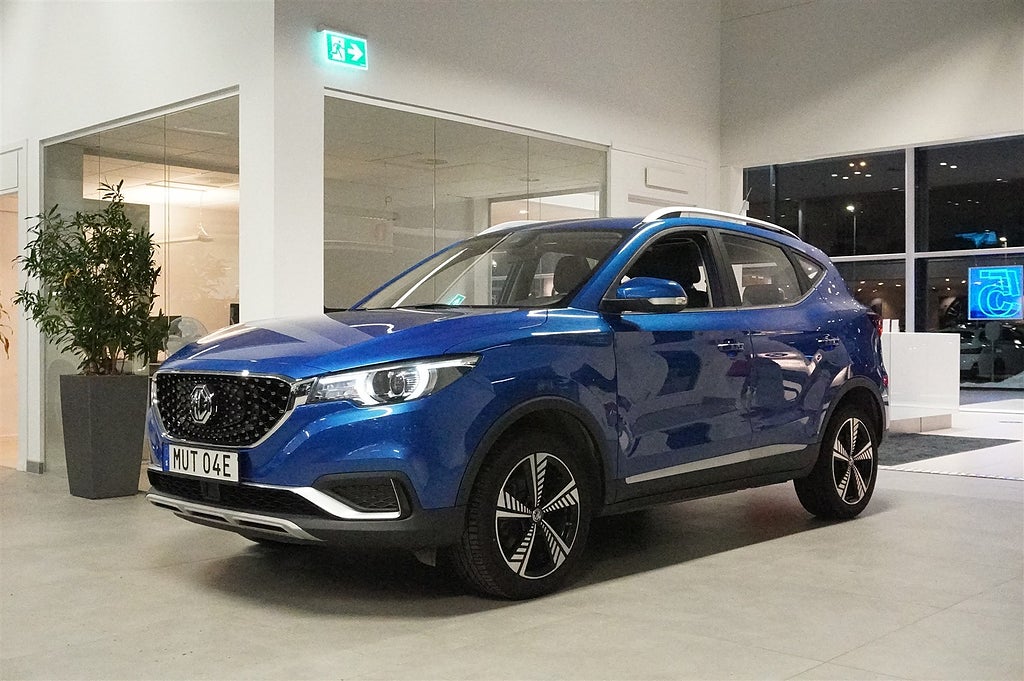MG ZS EV 0,95% ränta Luxury Panorama Kamera CarPlay