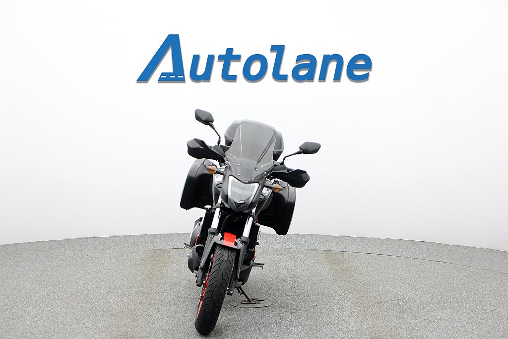 Honda NC750S DCT *Nyservad Nya Däck Väskor