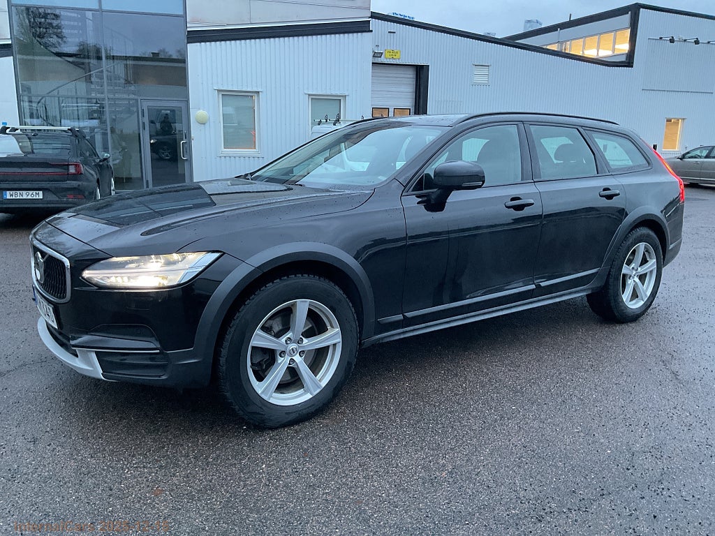 Volvo V90 Cross Country D4 AWD - EXPORT 15.893€
