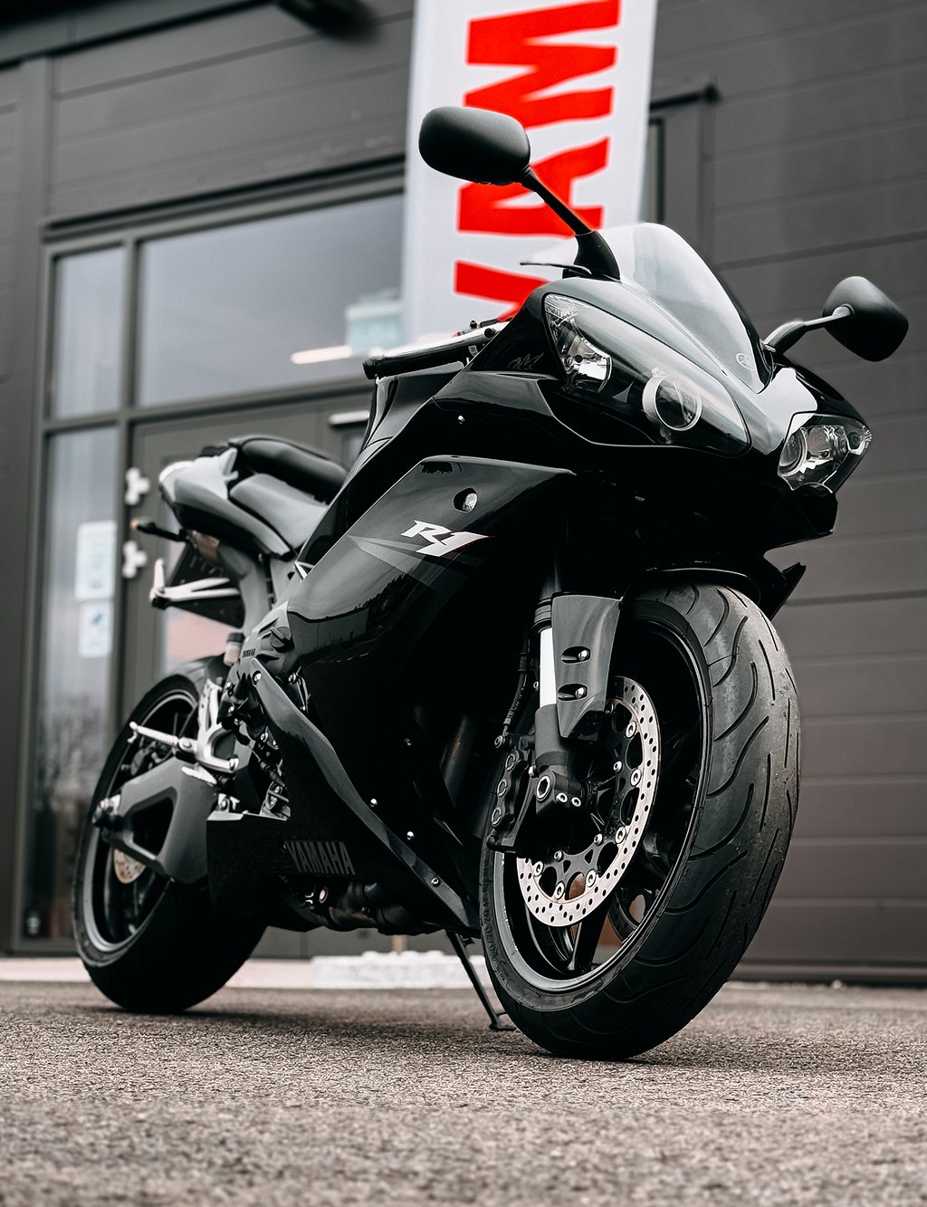 Yamaha R1 