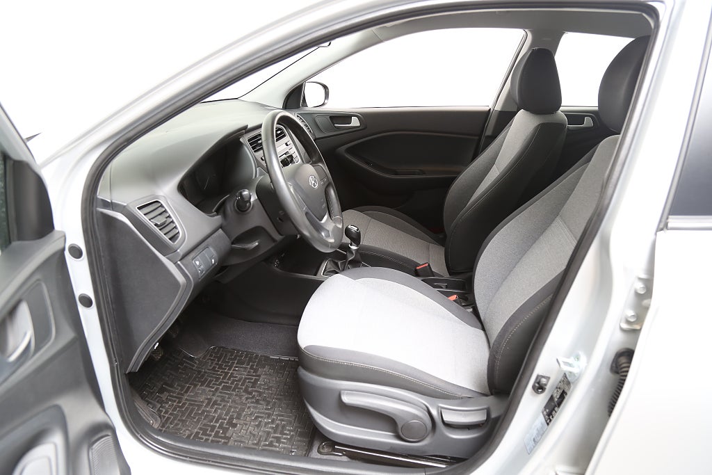 Hyundai i20 1,2 84hk Comfort 5D I 1ägare I Nyservad 2016