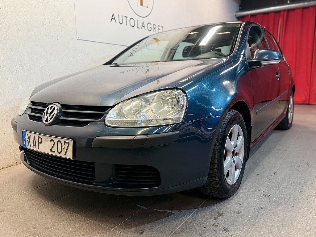 Volkswagen Golf 5-dörrar 1.6 KAMREMBYTT M-Värm Nyserv 102hk 