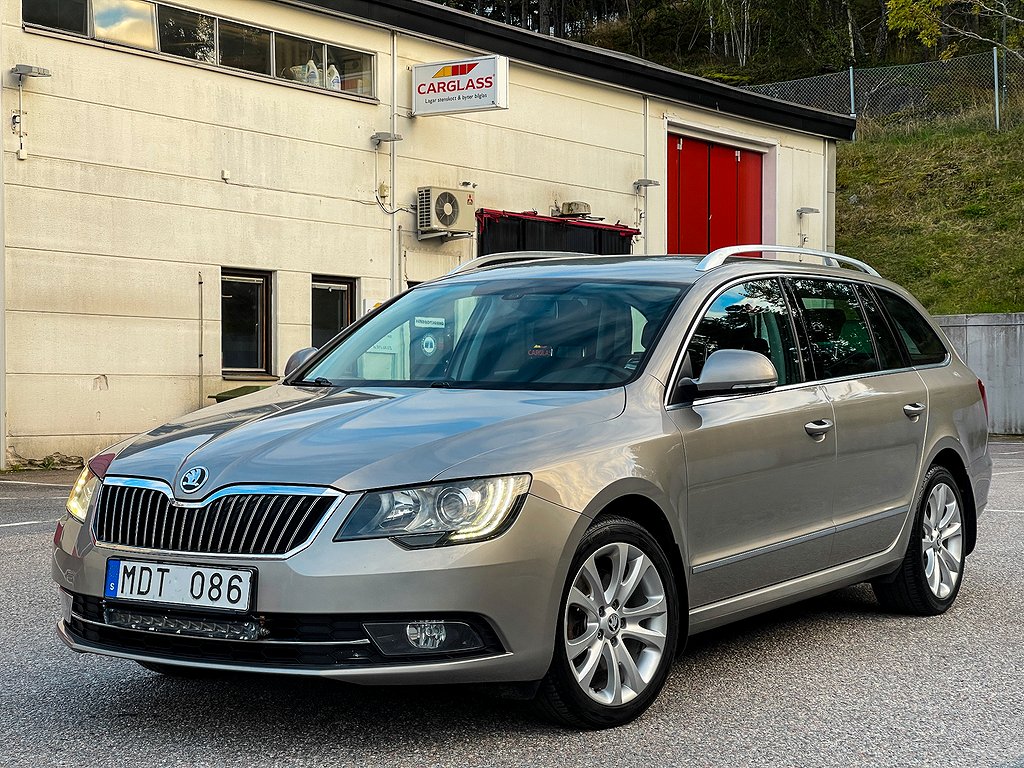 Skoda Superb Kombi 2.0 TDI 4x4 D-Värmare|Drag|GPS|KamremBytt