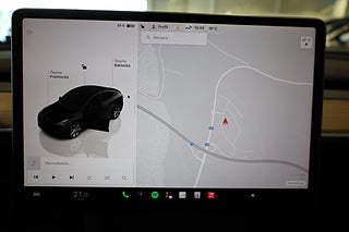 SUV Tesla Model Y 18 av 26