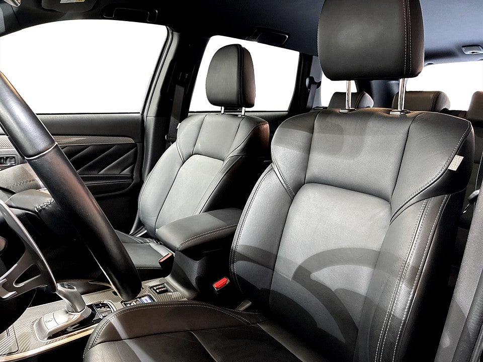 Bild på Mitsubishi Outlander PHEV 224hk Aut AWD P-SENSORER BAK