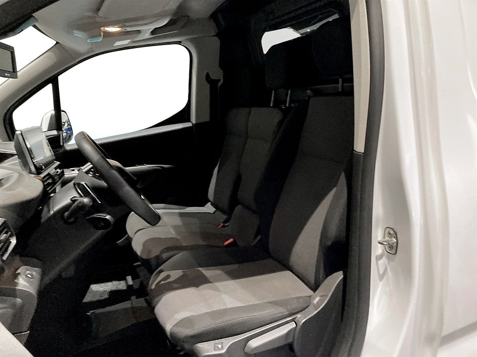 Bild på Peugeot Partner PRO+ 1.5 BHDi 130hk Aut L2 KAMPANJRÄNTA 3,99%