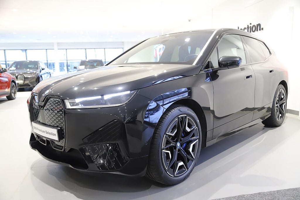 BMW iX xDrive50 / Sportpaket / Multifunktionsstolar