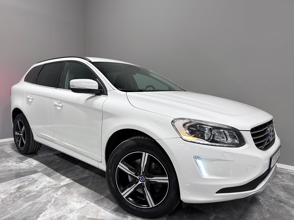 Volvo XC60 D3 Automat Momentum/Värmare/VOC/Kamrem bytt/Nyservad