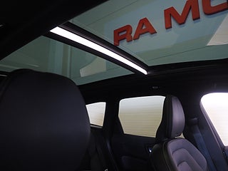 SUV Volvo XC60 12 av 28