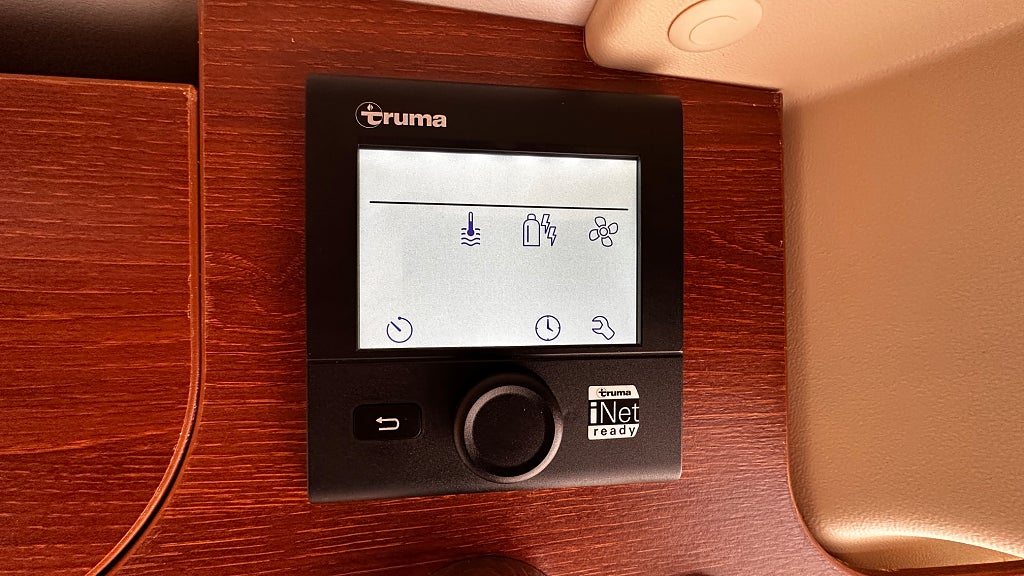 Rapido V68 1 Ägare, Långbädd, Dragkrok thumbnail