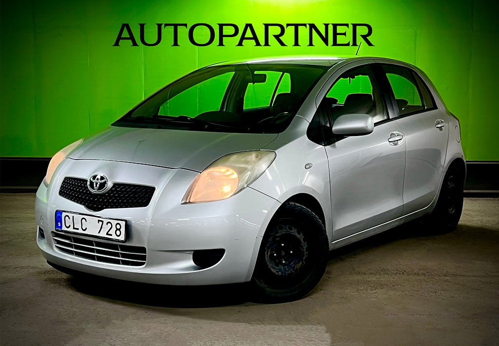 Toyota Yaris 5-dörrar 1.3 VVT-i MultiMode | REA | NYBESIKTAD!