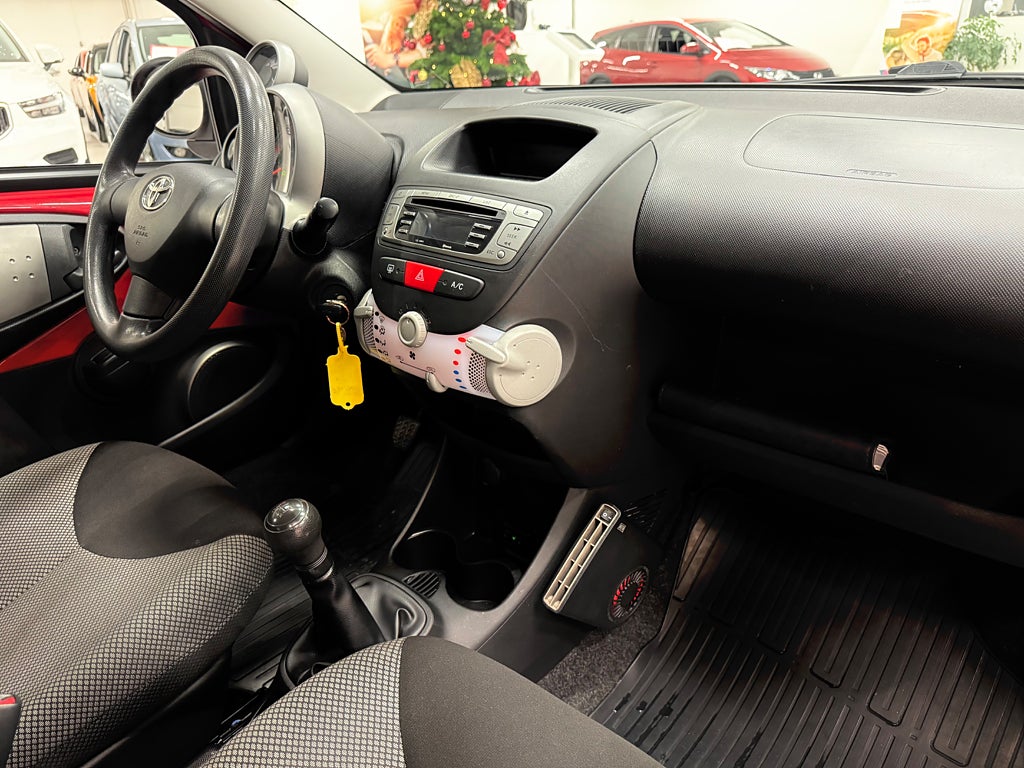 Toyota Aygo 5-dörrar 1.0 VVT-i 11700 Mil/ Värmare  - miniatyr 15