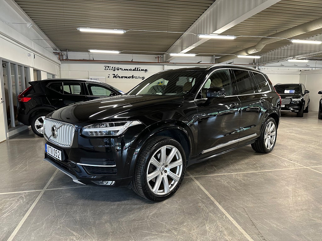 Volvo XC90 7-sits D5 AWD First Edition B&W Pano HUD Drag 360° 