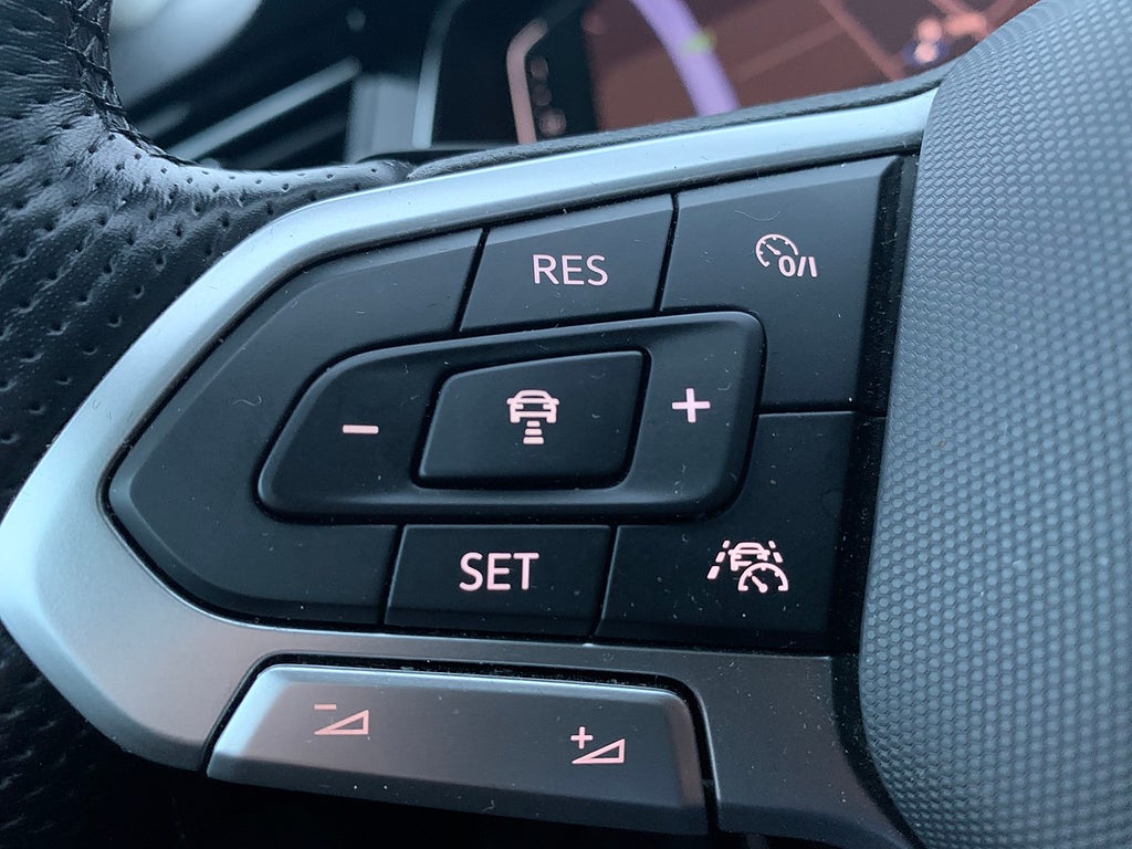 Volkswagen Passat GTE | Cockpit |  Bvärmare | Drag | Executive | 2021