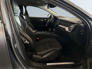 Volvo V60 D3 AWD Momentum S&V/Carplay/Drag/A.d Fart/Kamrem bytt!