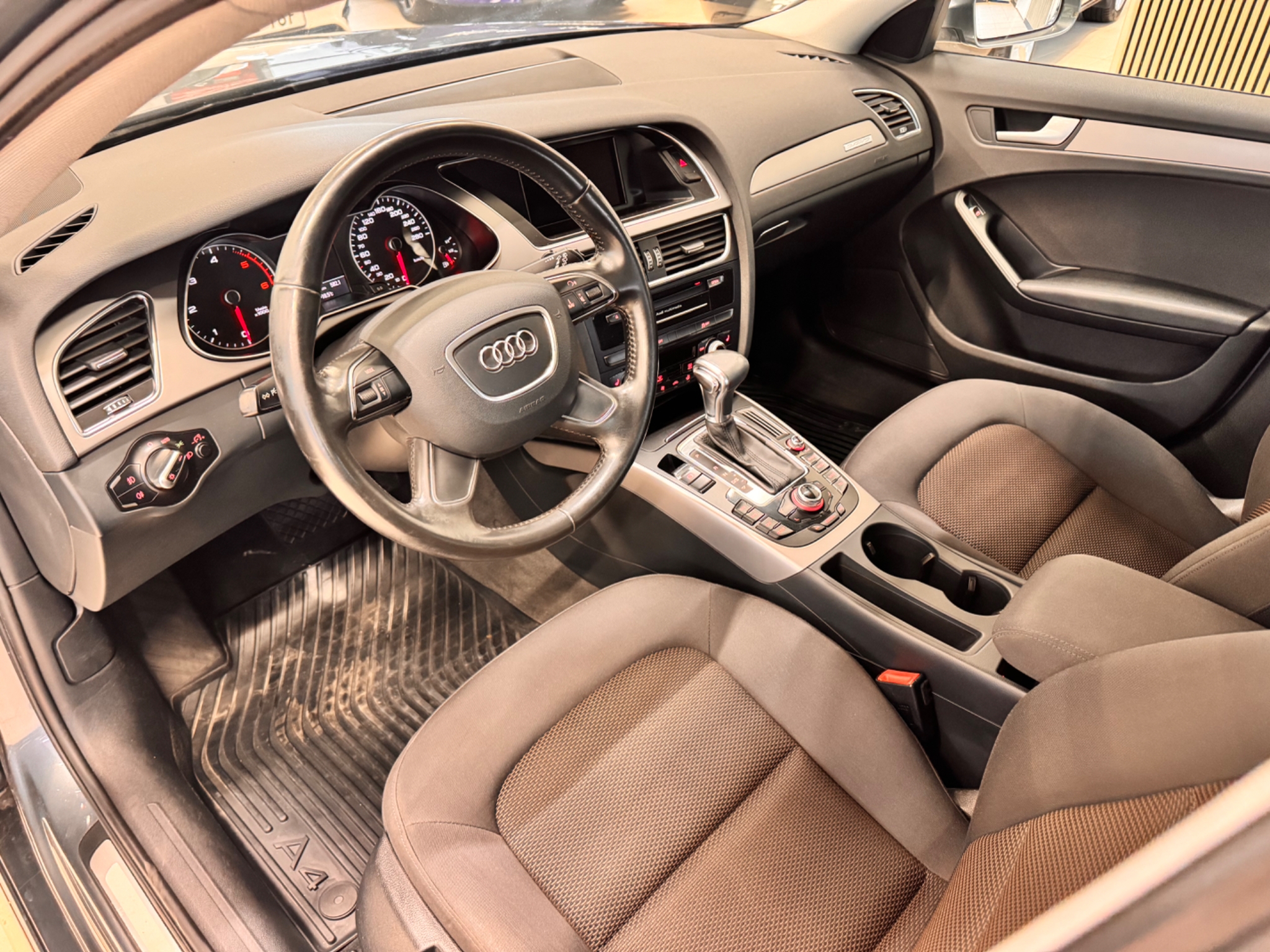 Audi A4 allroad 2013, bild 4/45