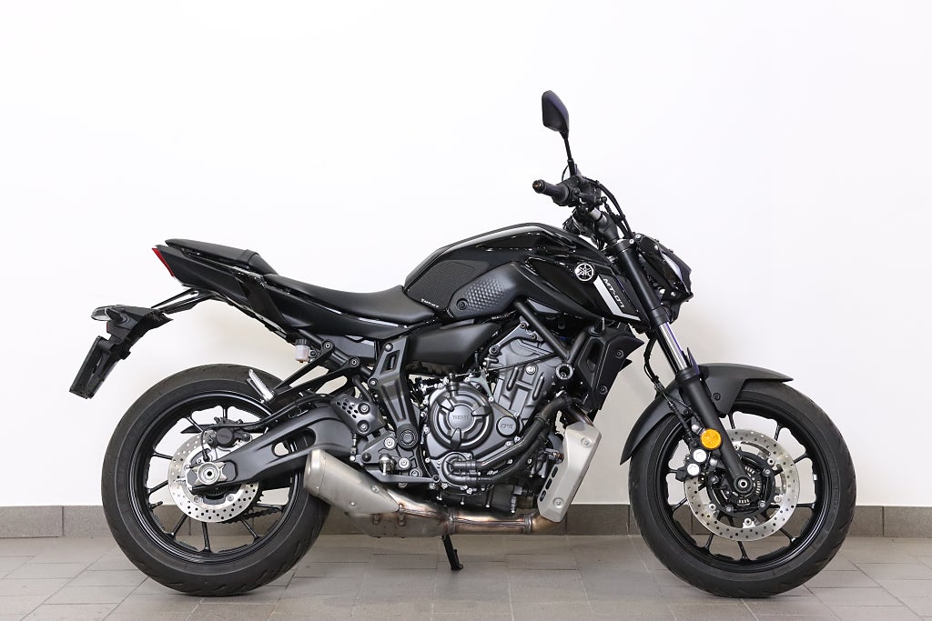 Yamaha MT-07 Pure -23