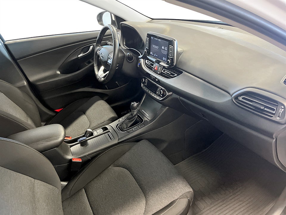 Bild på Hyundai i30 Essential 1.0 DCT 120hk Aut B-KAMERA CARPLAY