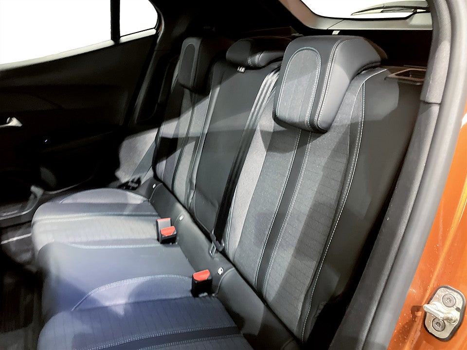 Bild på Peugeot E-2008 Allure 50kWh 136hk Aut B-KAMERA CARPLAY