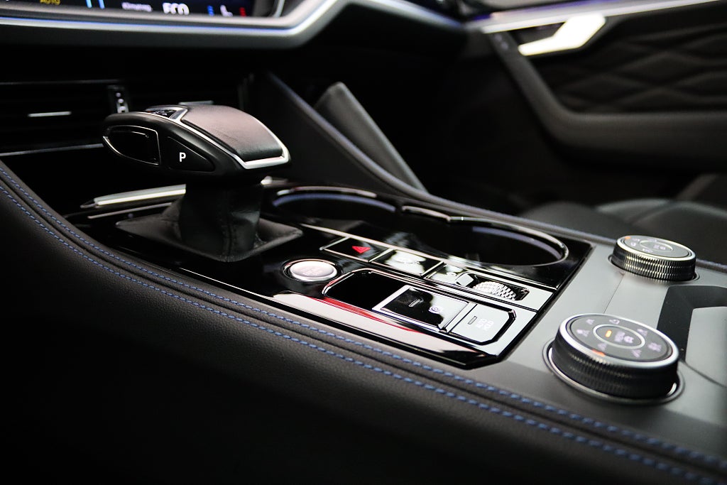 Volkswagen Touareg R eHybrid 3.0 V6 Pano Luft Dynaudio 360° Massage HuD