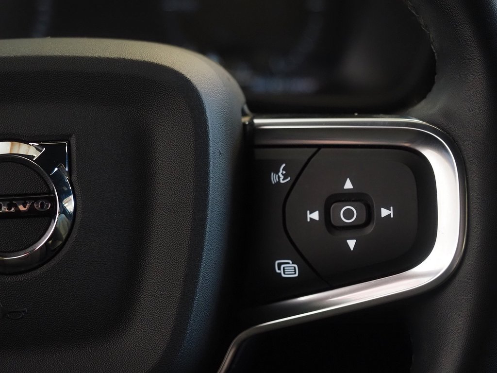 Volvo XC40 Recharge T4 211hk DCT Momentum | Drag | Keyless | 2022