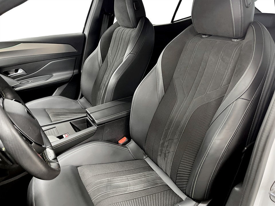 Bild på Peugeot 408 GT 1.2 PT 130hk Aut B-KAMERA CARPLAY